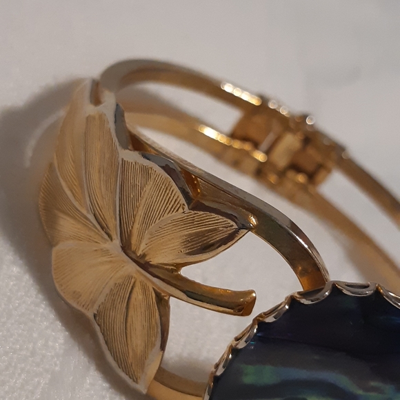 Vintage Gold Tone, Rainbow Abalone Bracelet With Leaf Pattern - Picture 7 of 14